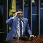 Autoridades americanas confirmam ida de Flávio Bolsonaro para os EUA, diz agência