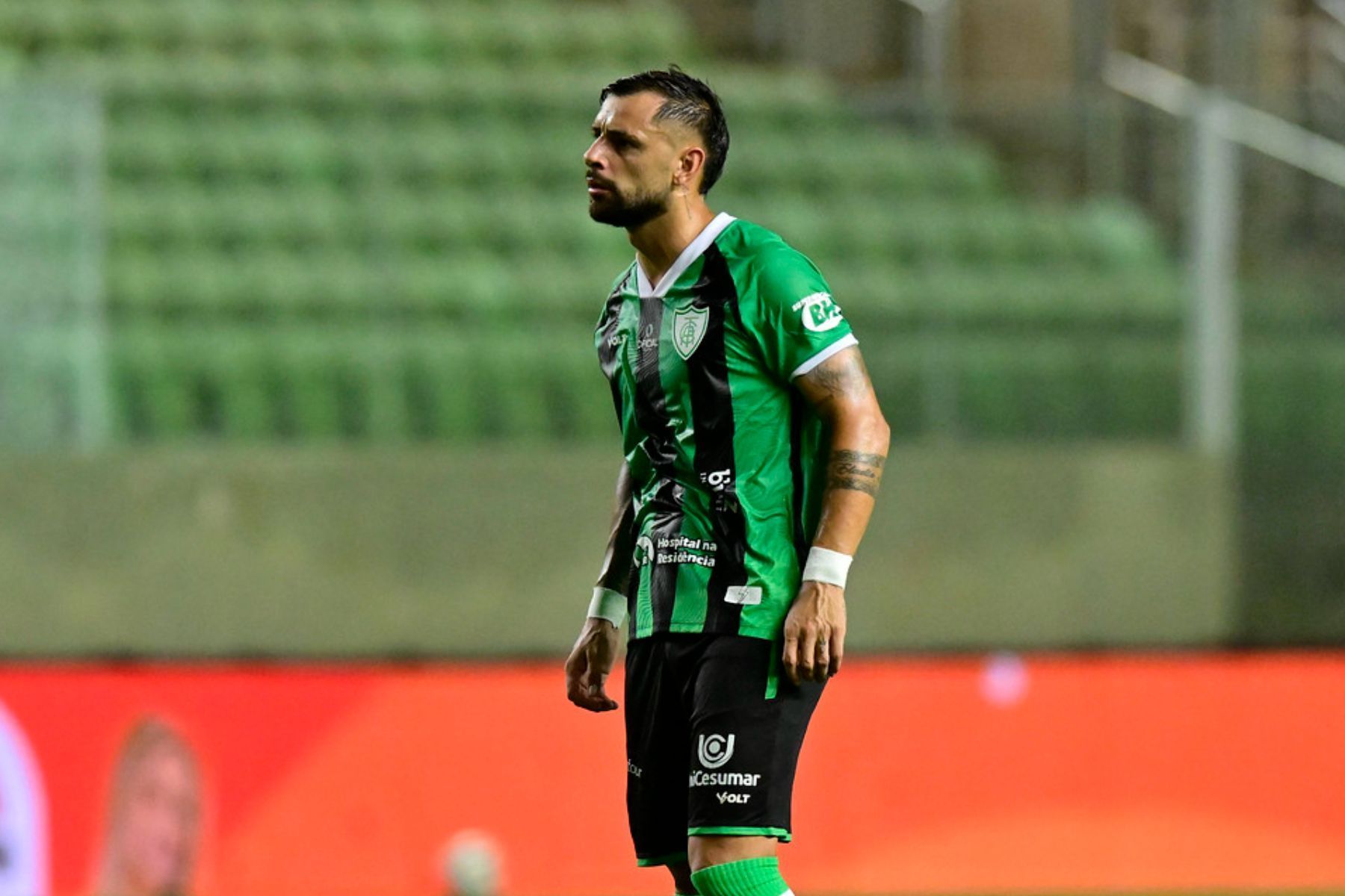América terá desfalque no meio-campo para duelo com Cuiabá pela Série B