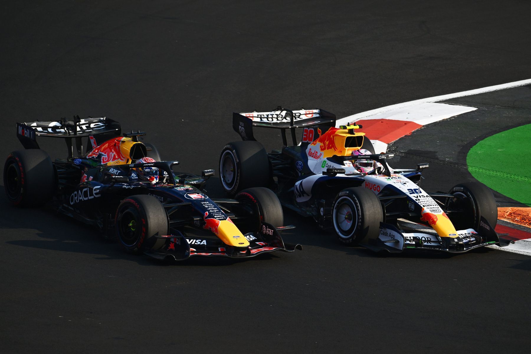 GP do México de Fórmula 1: Lawson e Verstappen são punidos após batida no TL2