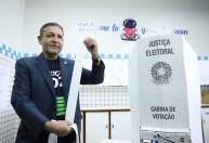 Presidente do TSE, ministro Nunes Marques vota em Brasília