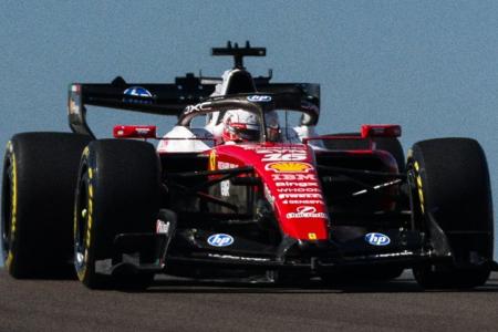 Charles Leclerc, piloto da Ferrari, em ação no TL1 do GP dos Estados Unidos