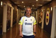 Técnico deixa comando do Fenerbahçe após derrota e confusão no Dérbi Intercontinental