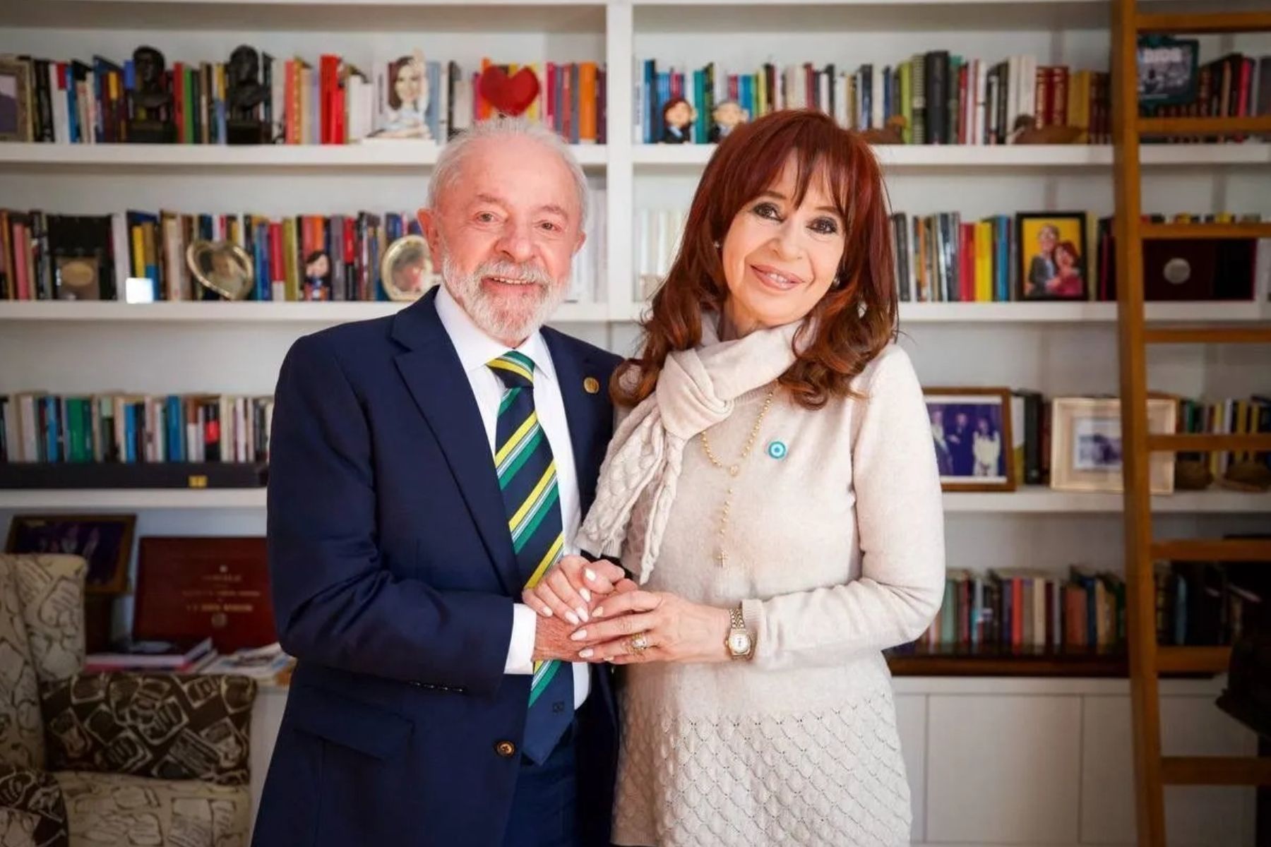 Ex-presidente da Argentina, Cristina Kirchner parabeniza povo brasileiro após reeleição de Lula