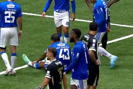 João Marcelo sente incômodo e é substituído em clássico contra o Atlético