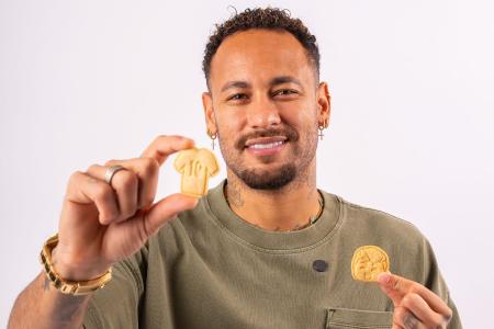 Neymar lança coleção de biscoitos