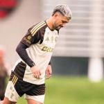 Arrascaeta, do Flamengo, recebe alta hospitalar após cirurgia no pulso