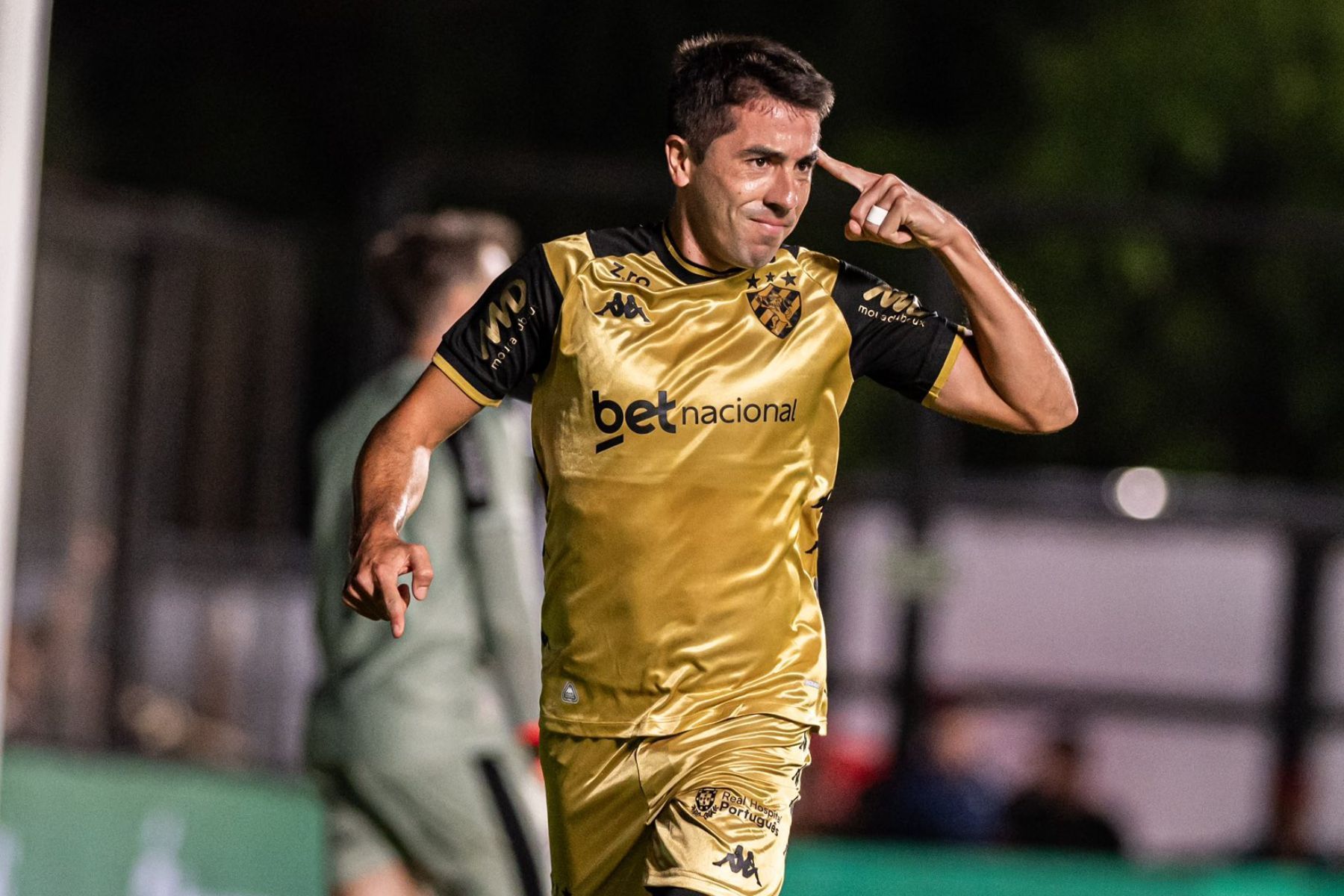 Sport bate Athletic fora de casa e se aproxima do 'pelotão' de cima da Série B