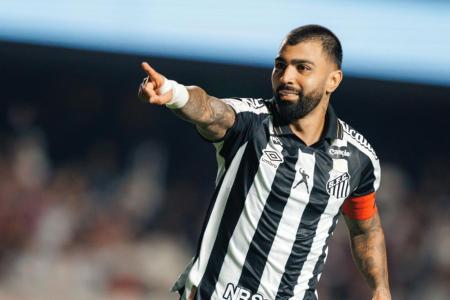 Gabigol fez dois gols e comandou vitória do Santos