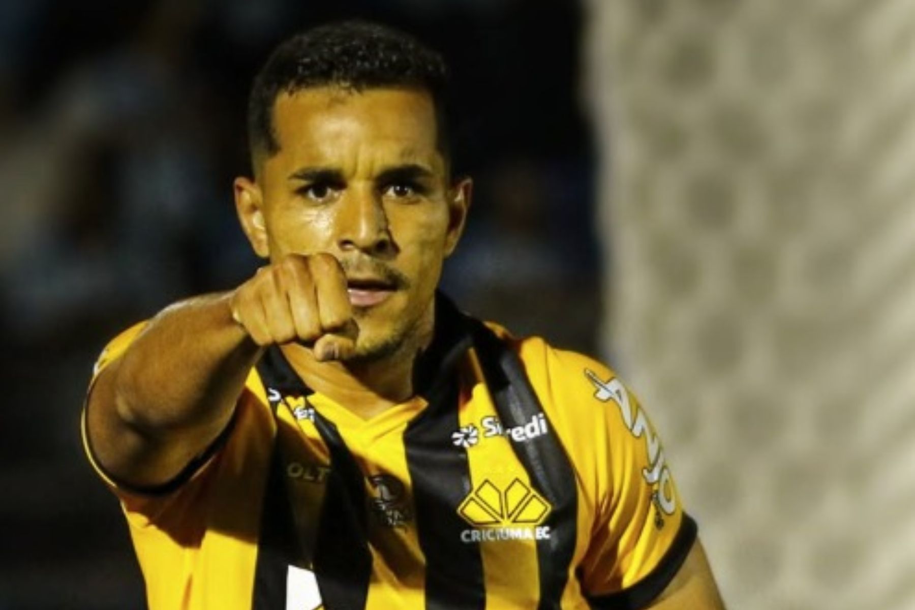 Criciúma bate Londrina fora de casa e volta a entrar no G4 da Série B