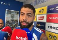 Zagueiro do Cruzeiro admite abalo após eliminações e destaca recuperação mental em pausa