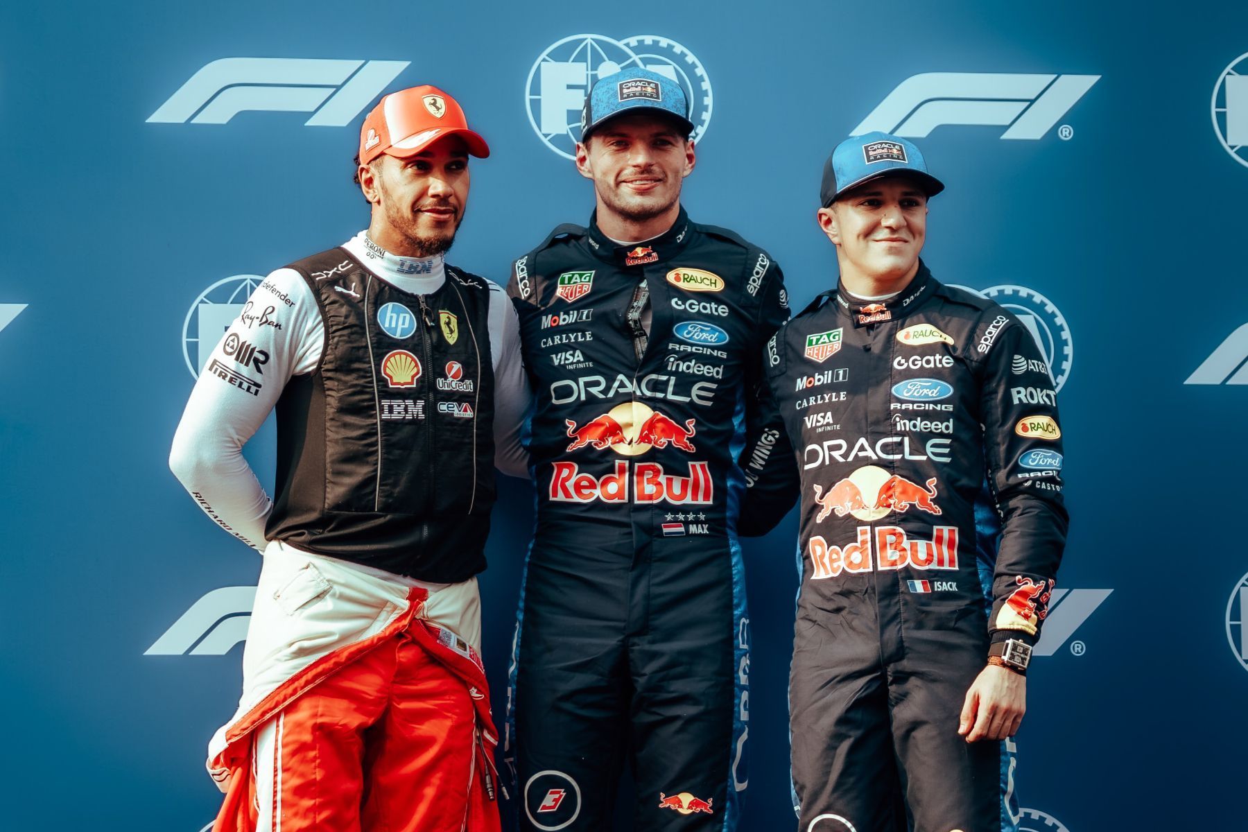 F1: Verstappen conquista primeira pole do ano no GP do Bahrein; Bortoleto larga em 10º