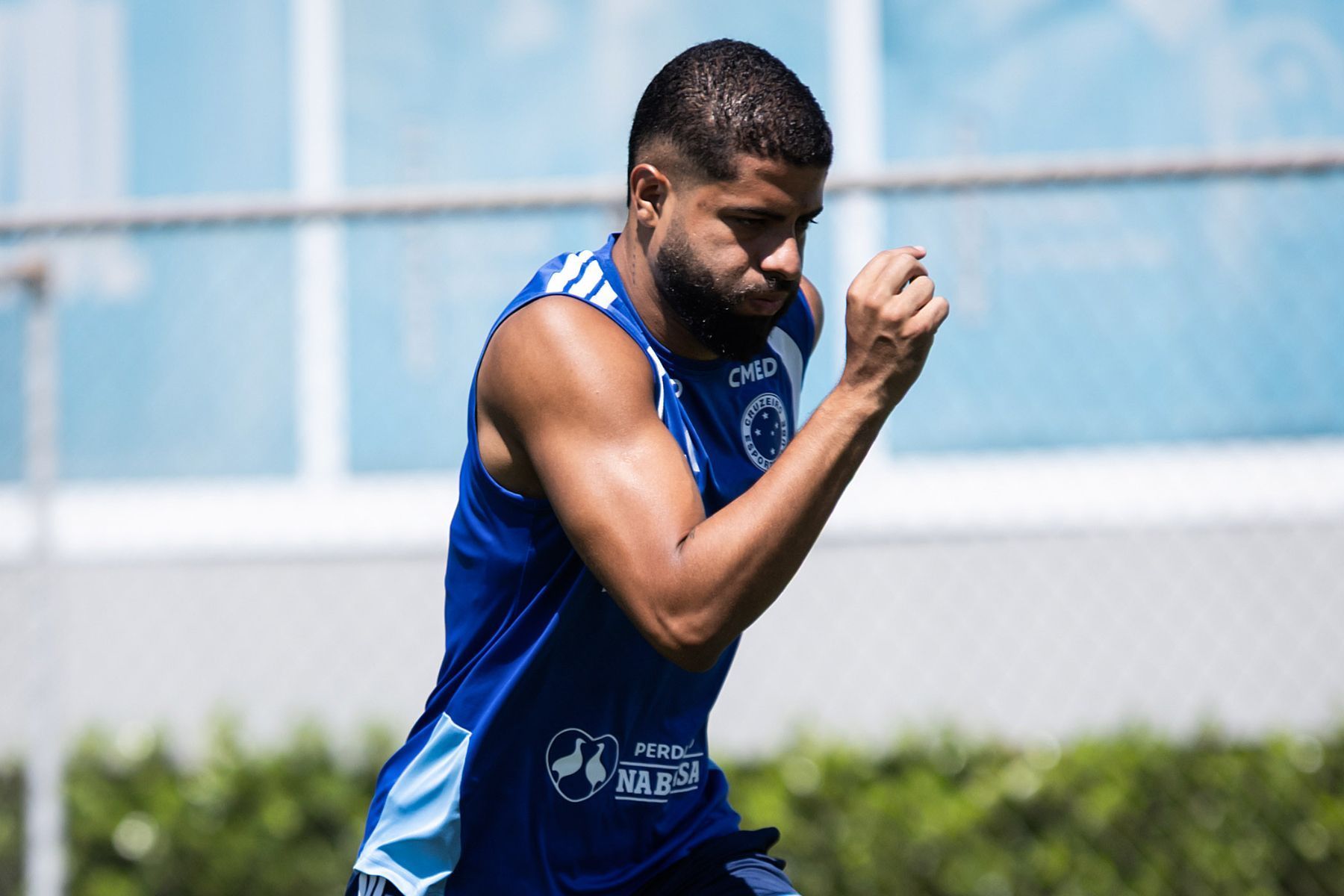 João Marcelo crava Libertadores como 'obrigação' do Cruzeiro e revela foco dos treinos