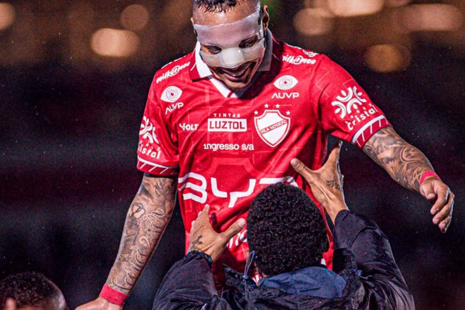 Ex-Grêmio marca, Vila Nova vence Botafogo-SP e retoma liderança da Série B