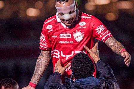 Janderson marcou o gol da vitória do Vila Nova fora de casa