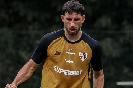 Calleri em treino do São Paulo no dia 5 de outubro • Rubens Chiri/São Paulo
