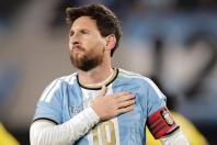 Cristiano Ronaldo vai às redes e manda recado a Messi após despedida da Argentina