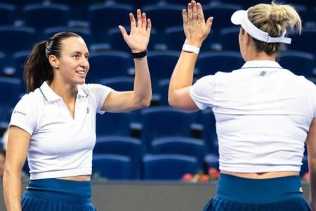 Luisa Stefani e Gabriela Dabrowski venceram nas quartas de finais do WTA de Pequim