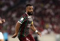 Lateral do Fluminense dispara contra arbitragem após derrota para o Flamengo: 'Tem medo'