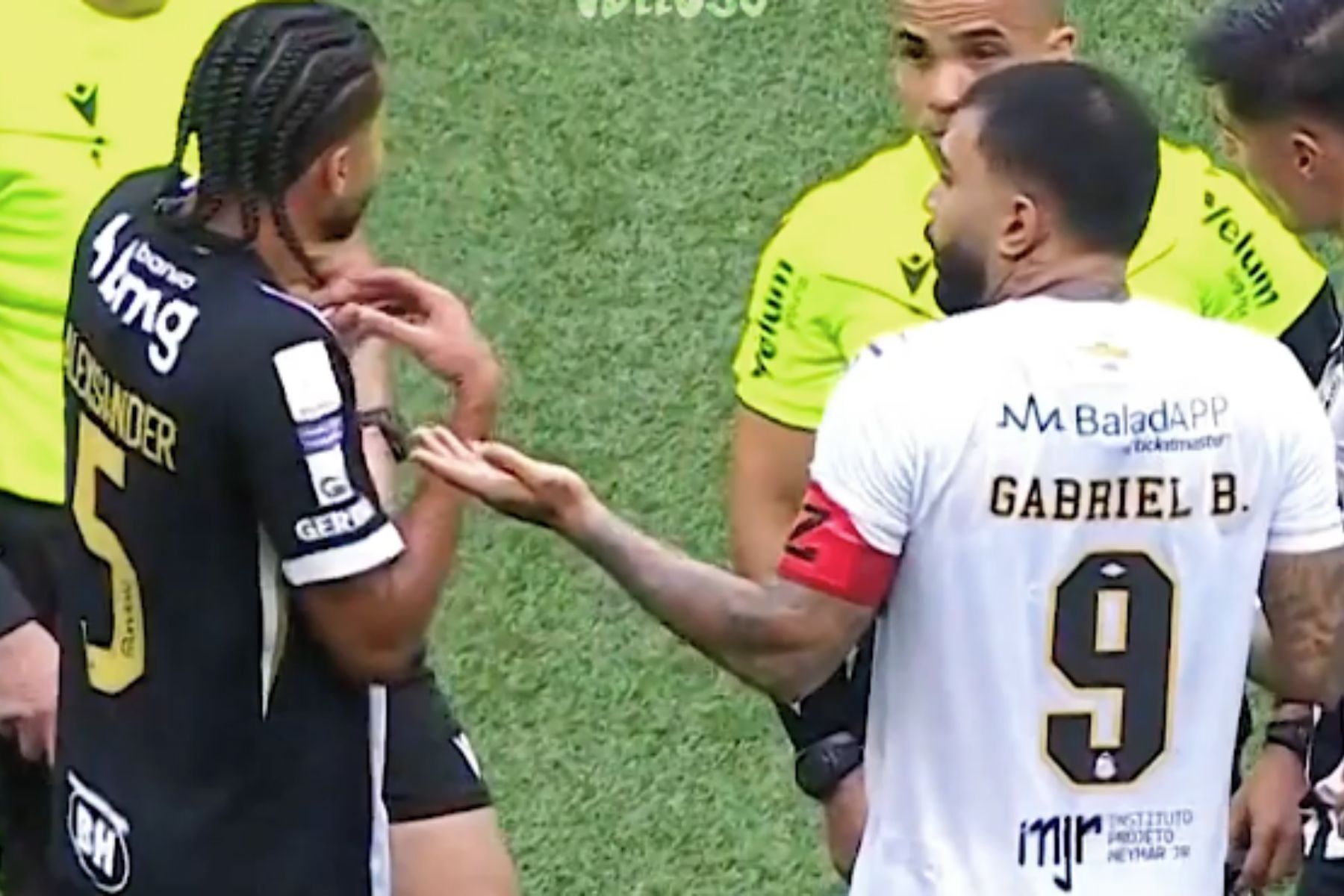 Atlético x Santos: dublador 'revela' o que foi dito por Gabigol a Alexsander