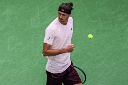 Alexander Zverev em ação no Masters 1000 de Xangai
