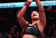 Jovem brasileira 'invade' ranking após vitória impactante no UFC; as atualizações