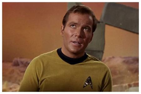 Ator William Shatner como o capitão James T. Kirk, em Star Trek - Jornada nas Estrelas
