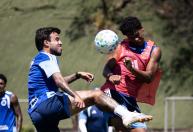 Sem joia, Artur tem diferentes caminhos para montar o Cruzeiro contra o Grêmio; veja