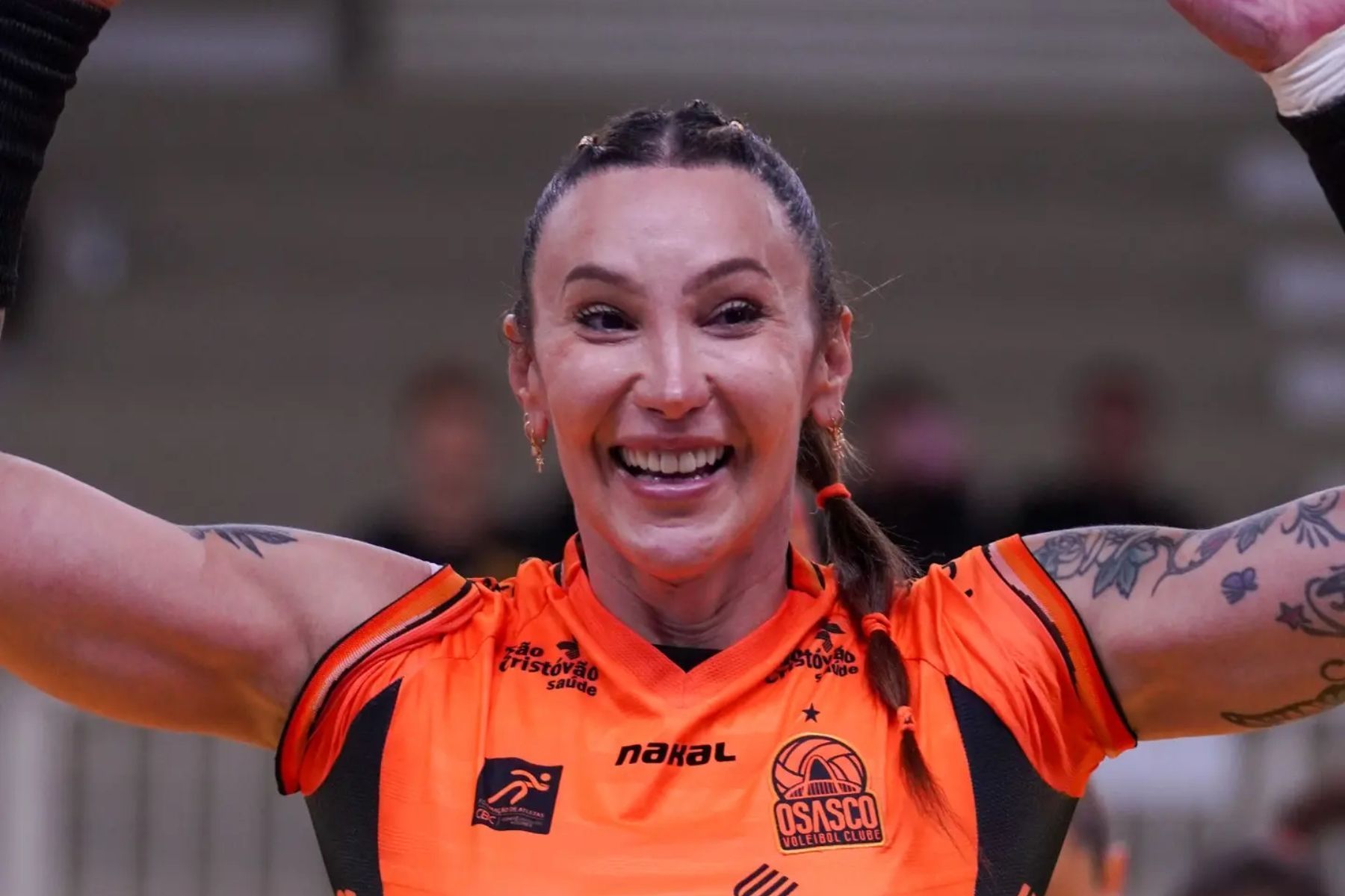 Tiffany consegue liminar e poderá jogar Supercopa e Superliga Feminina