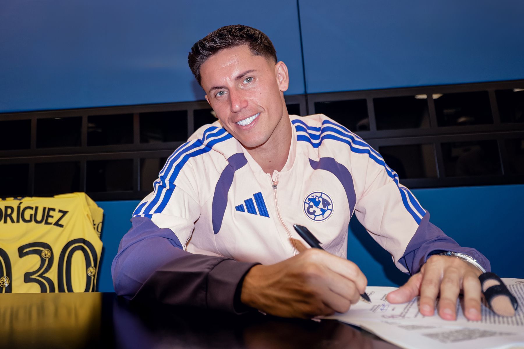 Em alta, ex-alvo do Cruzeiro renova contrato com clube mexicano