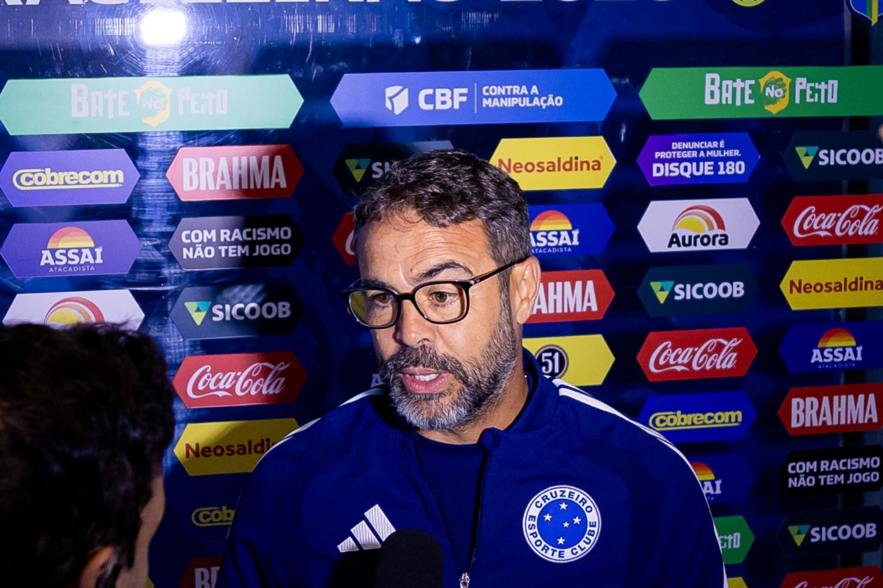 Artur Jorge valoriza 'entrega' e 'protagonismo' do Cruzeiro em vitória sobre o Grêmio