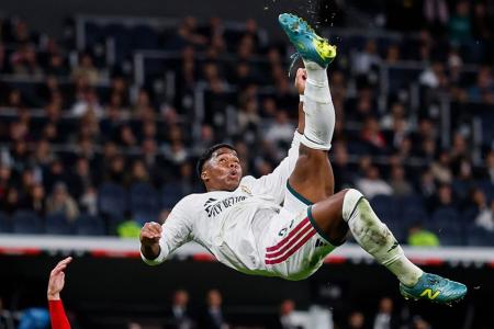 Endrick em ação pelo Real Madrid contra o Sevilla