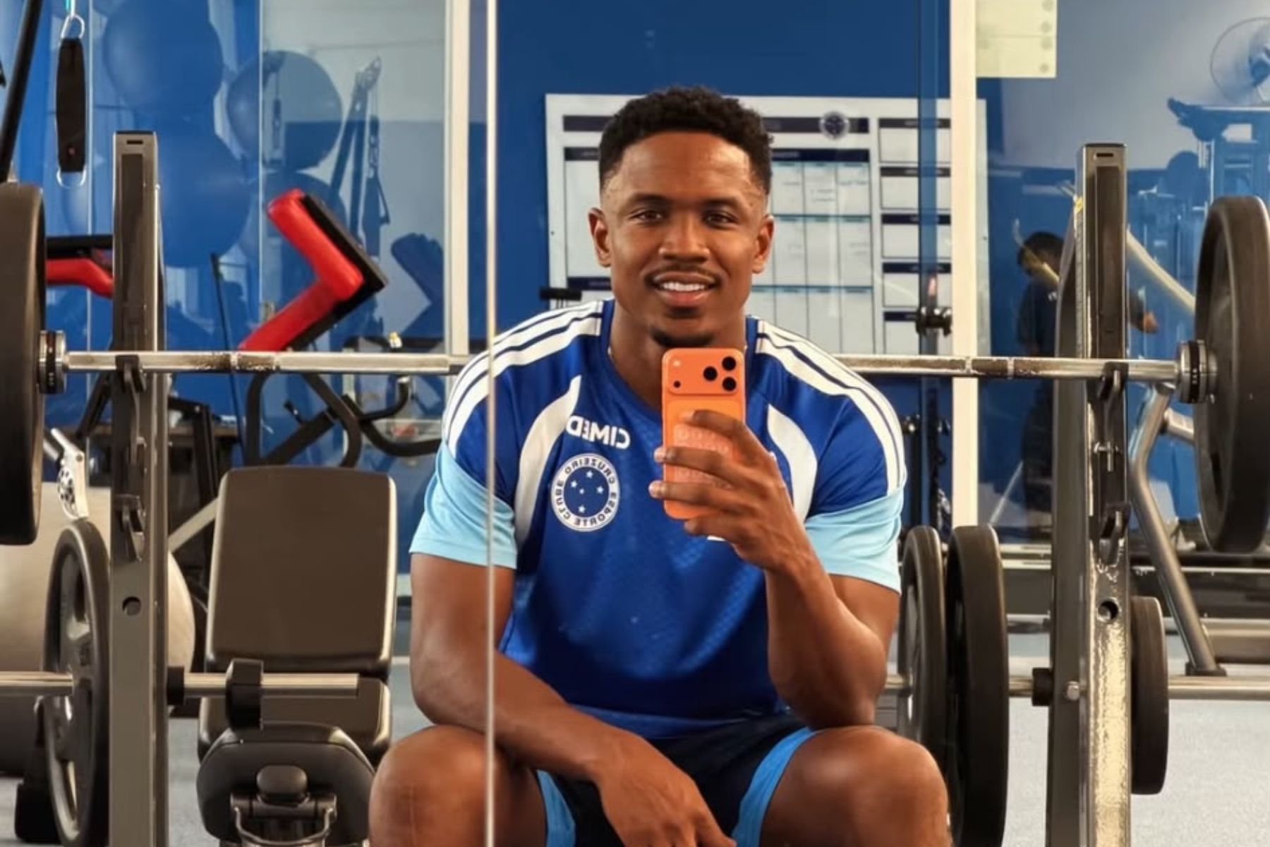 Cruzeiro: Sinisterra retorna à Toca II após etapa de recuperação no exterior