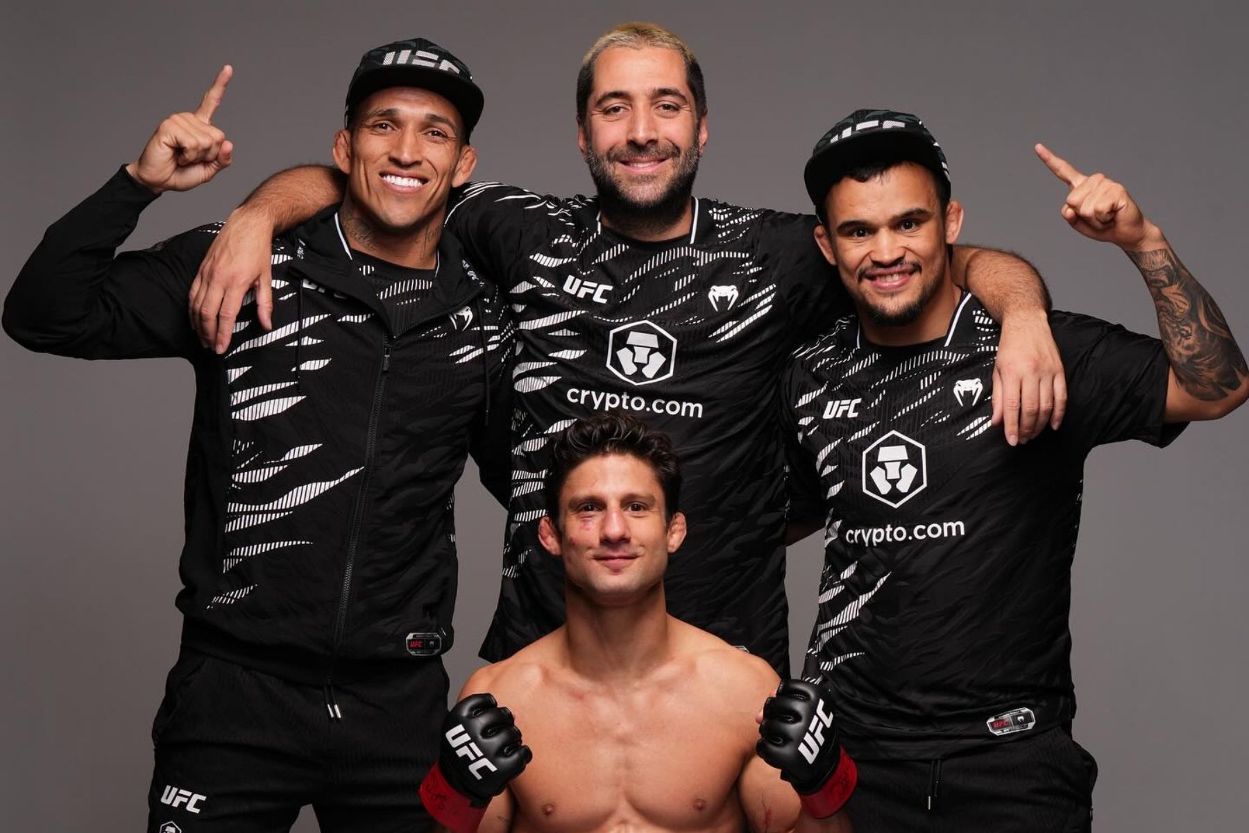 'Ele está comigo': antes de luta no UFC, amigo homenageia lutador brasileiro falecido