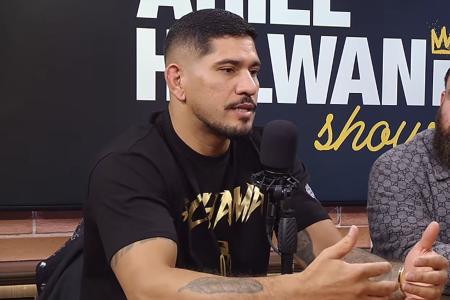Alex Poatan, em entrevista ao jornalista Ariel Helwani