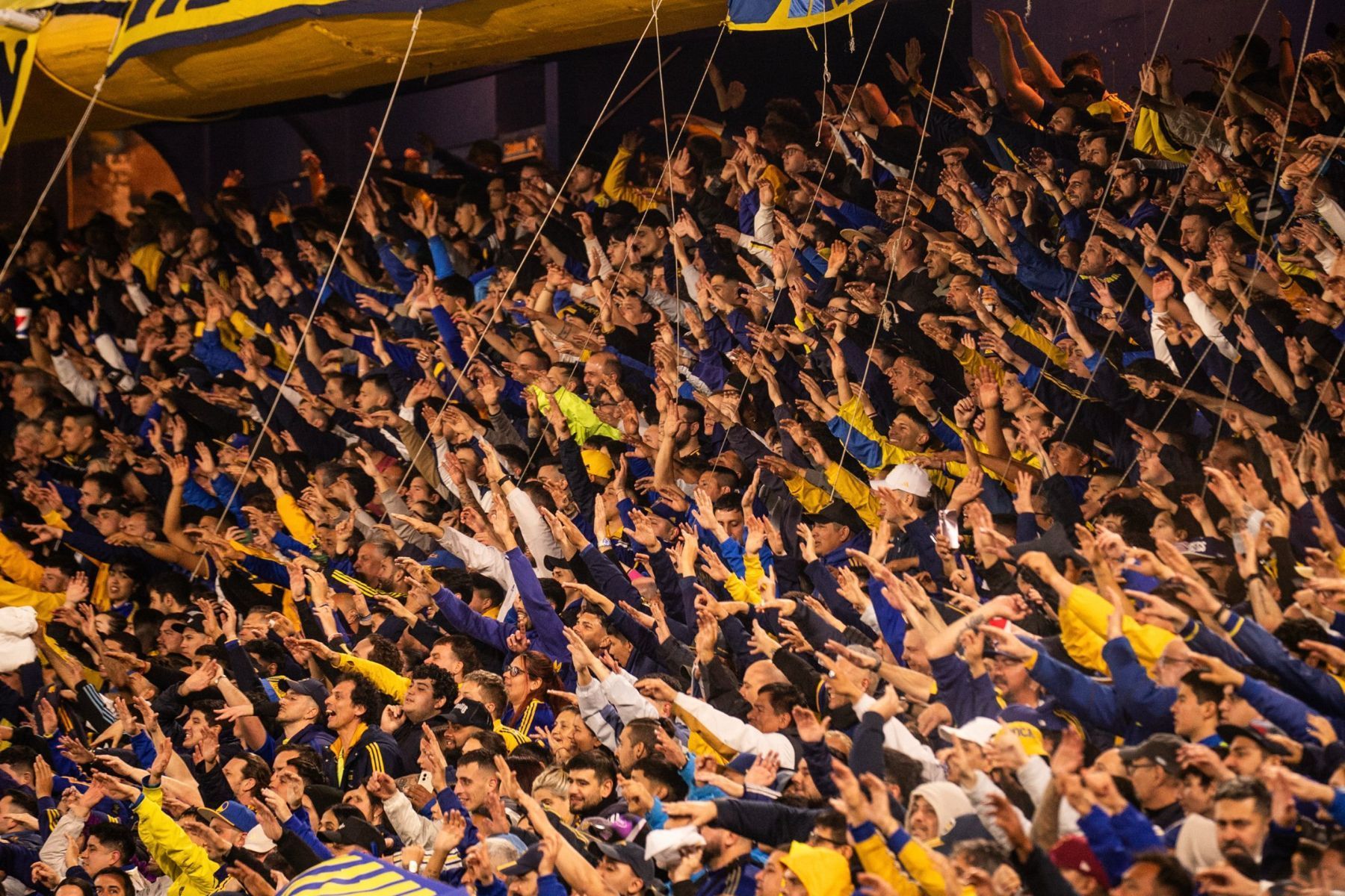 Jornalista projeta 'invasão' argentina em final contra o Atlético: 'Todos Boca'