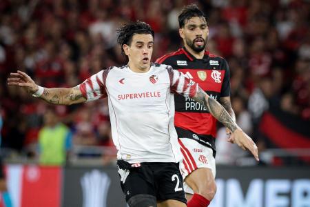 Jogo entre Estudiantes e Flamengo