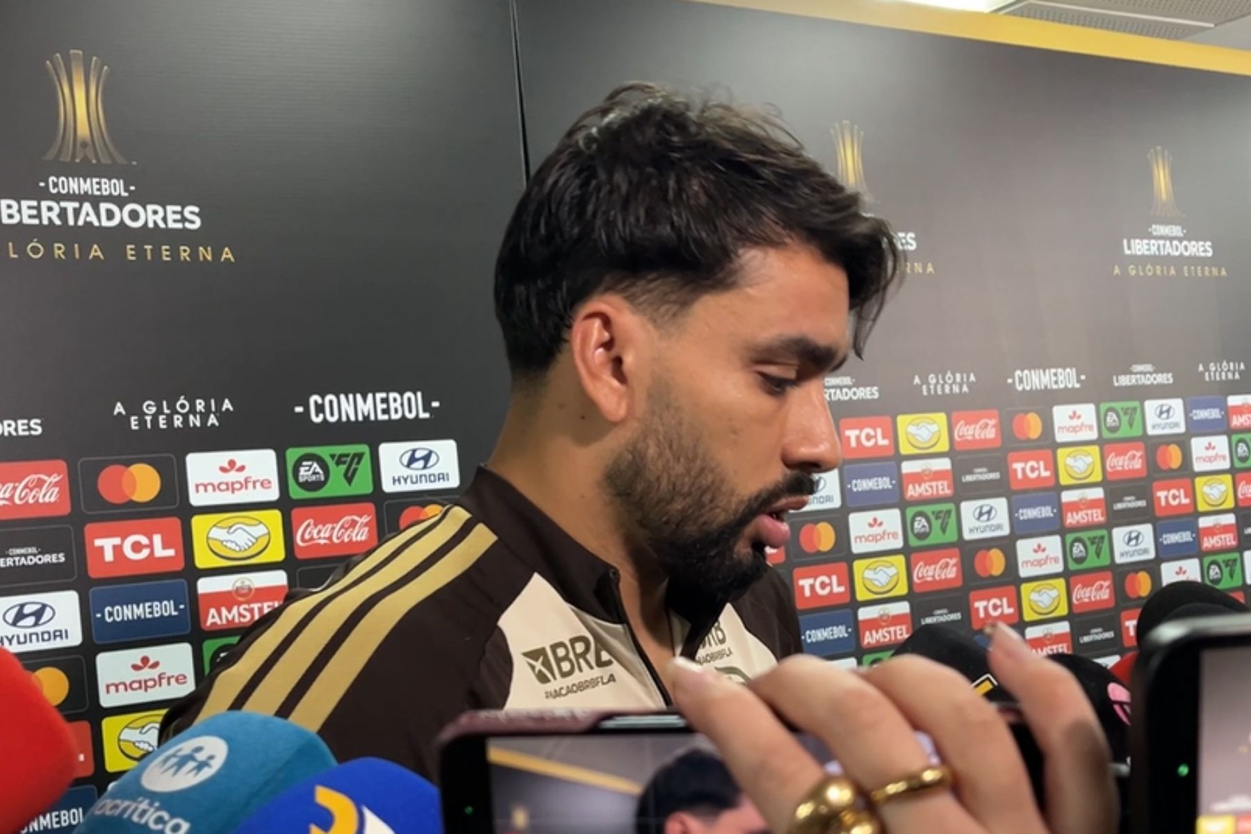 Paquetá chora após eliminação, desabafa e manda recado à torcida do Flamengo: 'Ansiosos'