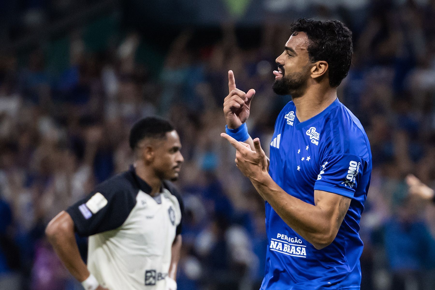 Cruzeiro faz dever de casa, vence Remo e chega ao 3º lugar do Brasileirão