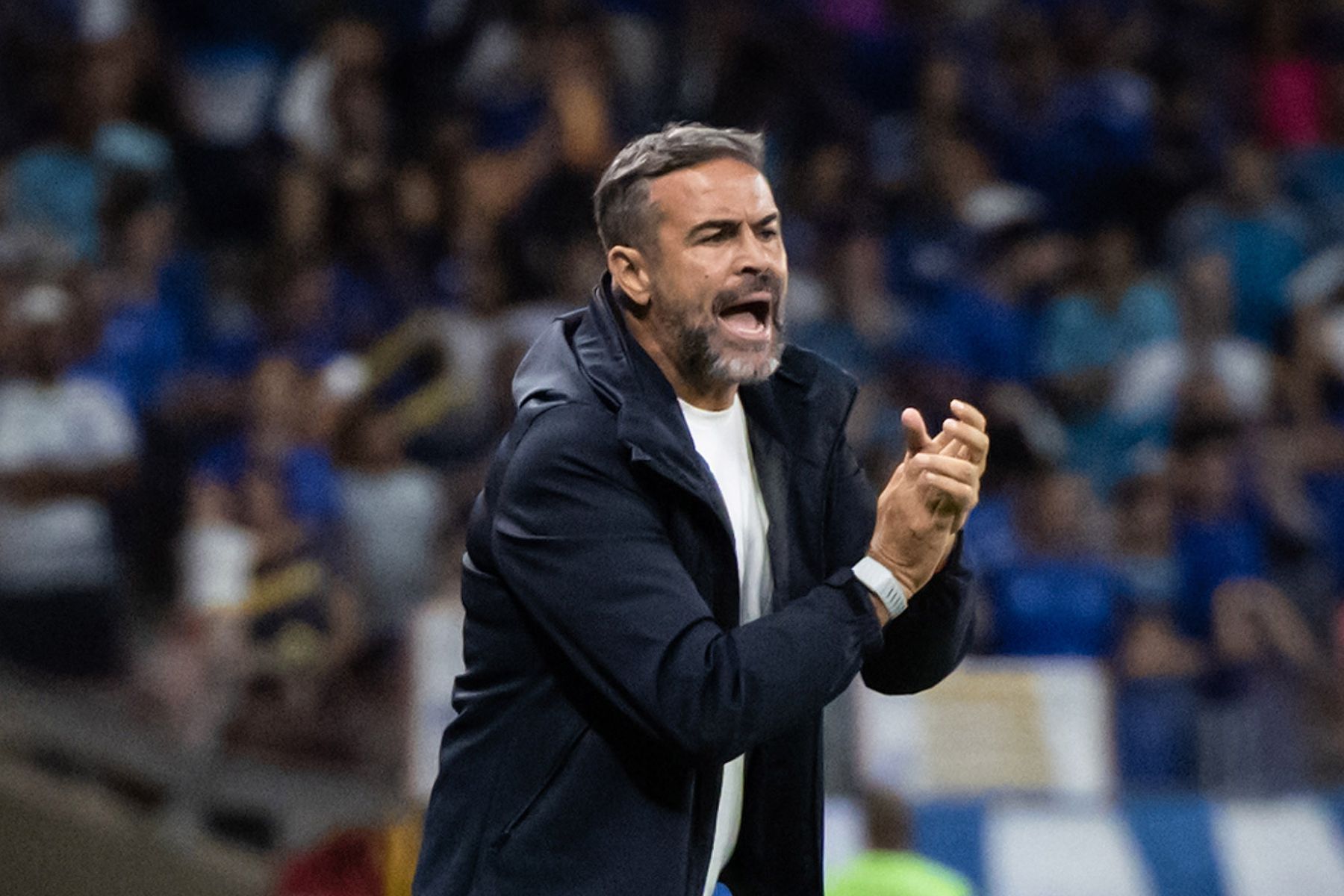 Artur Jorge manda recado de confiança à torcida do Cruzeiro para clássico