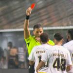 Neymar é expulso por 'Lei Vini Jr' em Santos x Bahia pelo Campeonato Brasileiro