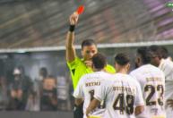 Neymar é expulso por 'Lei Vini Jr' em Santos x Bahia pelo Campeonato Brasileiro