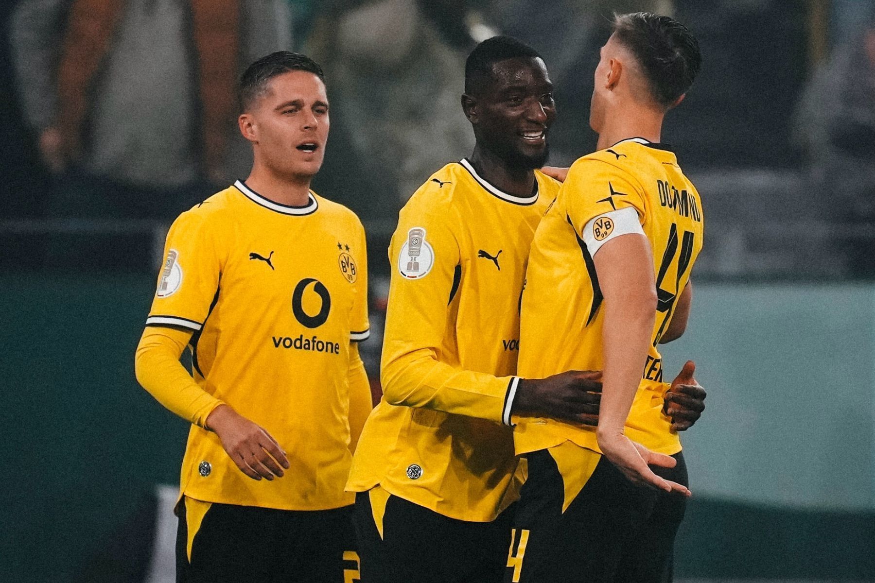 Dortmund marca nos acréscimos, vence Werder Bremen e avança na Copa da Alemanha