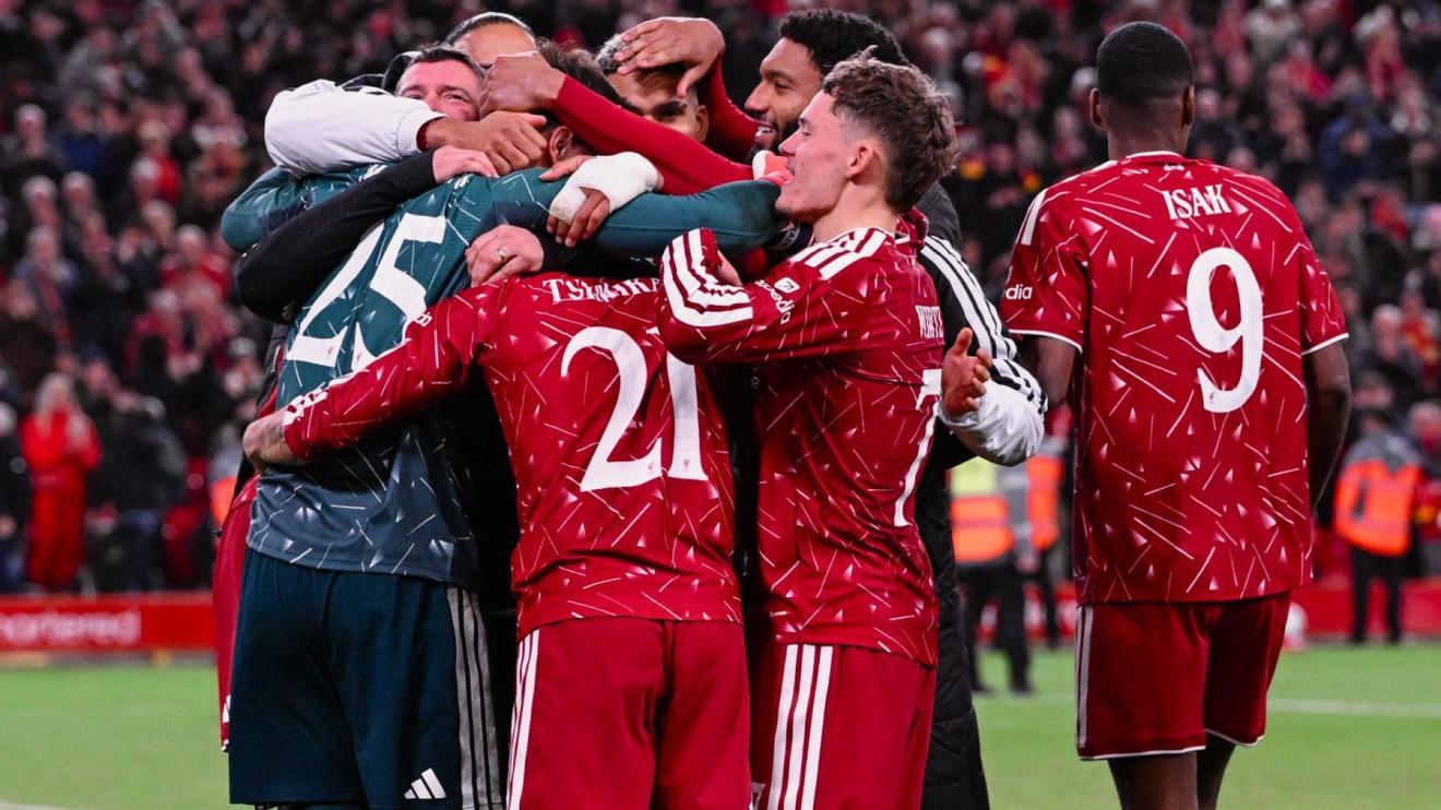 Liverpool vence Chelsea nos pênaltis e avança às oitavas da Copa da Liga Inglesa