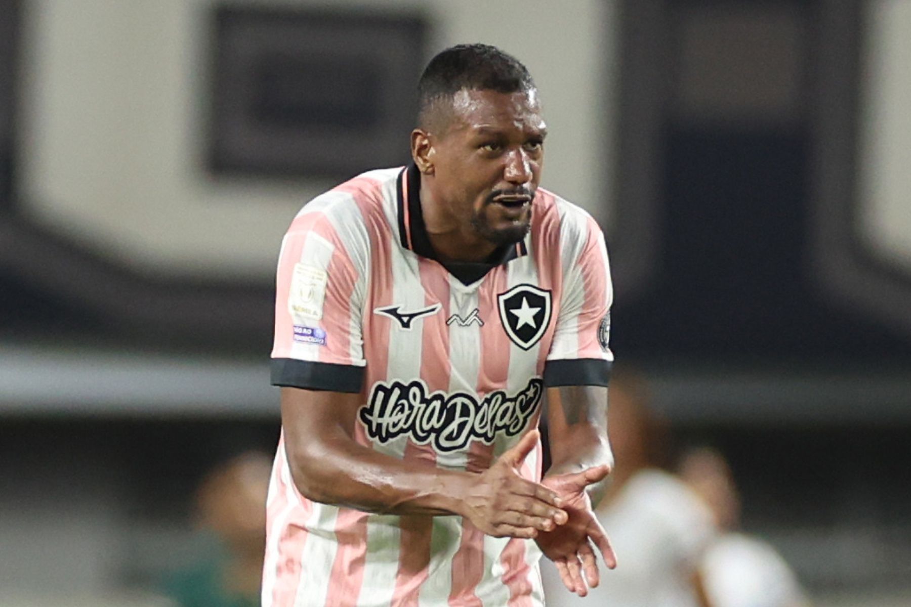 Edenílson assume responsabilidade por fase do Botafogo: 'Nós mesmos nos colocamos'