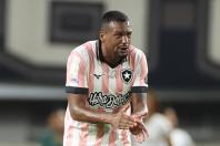 Edenílson assume responsabilidade por fase do Botafogo: 'Nós mesmos nos colocamos'