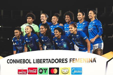 Equipe do Cruzeiro que se classificou à final da Libertadores Feminina
