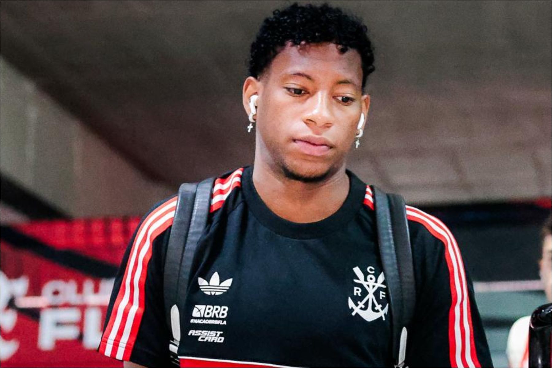 Plata recebe terceiro cartão amarelo e, suspenso, vira desfalque no Flamengo