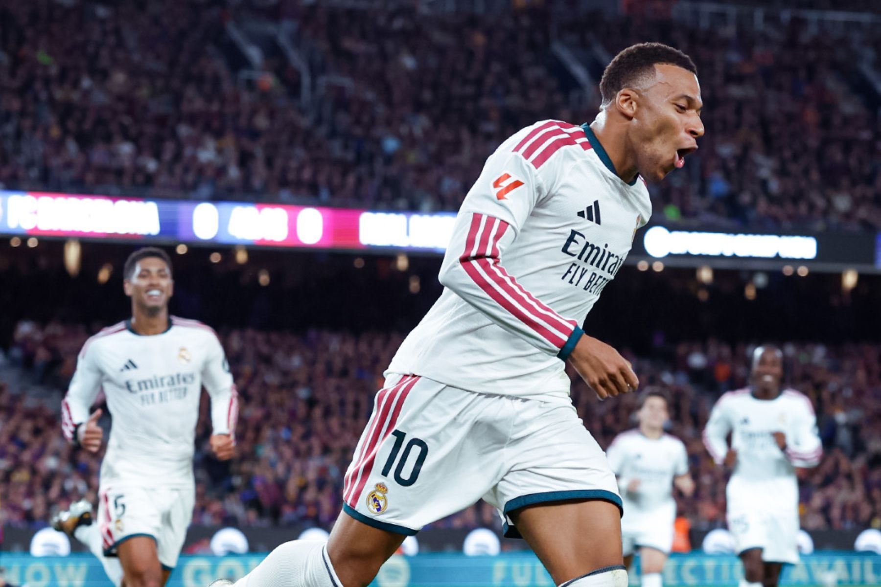 Mbappé brilha contra Barcelona e alcança marca impressionante pelo Real Madrid