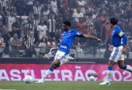 Cruzeiro espanta 'fantasma' e retoma solidez defensiva, fator-chave em vitória no clássico