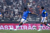 Cruzeiro espanta 'fantasma' e retoma solidez defensiva, fator-chave em vitória no clássico